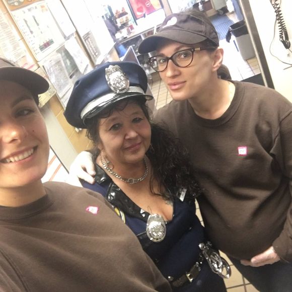 Meet your Posher, Joyce - Picture 1 of 1